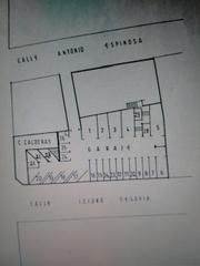 Aparcament cotxe a Calle isidro segovia 6. Estupenda plaza de garage entrada por antonio espinosa. 30 m2