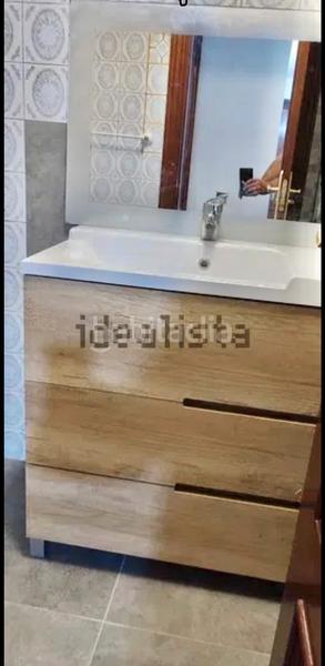 Foto e44068ec-ecd1-462c-8940-f5a49fabdedf. Alquiler piso en calle tomillar 8 exclusivo estudiantes!!..junto al campus..calefacción central. 4 dormi en Salamanca