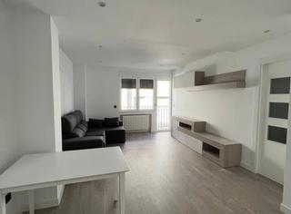 Rent Flat  Calle san justo. A 5 min pza mayor con calefacción central!!!..reformada!!!