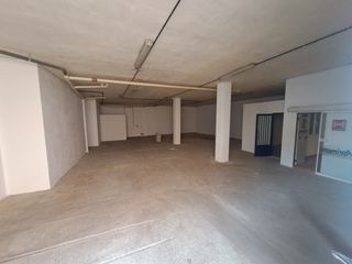 Miete Geschäftsraum  Calle calleja. Alquiler de local-almacén en carbajosa de la sagrada – amplio y