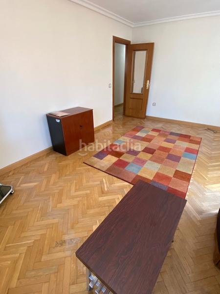 Foto 1367b8dc-dabf-4509-997c-dd67a6e238ec. Alquiler piso en calle bruma 32 profesionales!!..estupendo piso en Salamanca