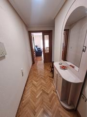 Location Appartement  Calle girasol. Se alquila piso situado a 10 min del centro (junto biblioteca ca