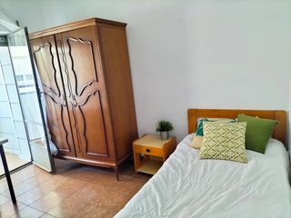 Alquiler Piso  Avenida de portugal. Estudiantes!!..próximo curso!!..calefacción central!!!..4 dormit