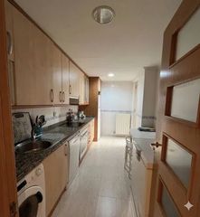 Flat in Calle Poeta Jesús Rasueros 19