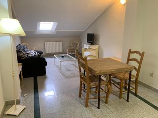 Rent Apartment in Plaza del mercado 38. Estudiante (para alquiler en junio) o profesional. mir..!!!.. ap