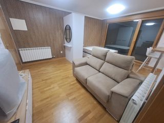 Location Appartement à Plaza prado de los guzmanes 44. Impecable!!..junto a la fontana. magnifica oportunidad