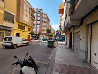 Geschäftsraum in Plaza Illes Columbretes. Local comercial cerca del centro