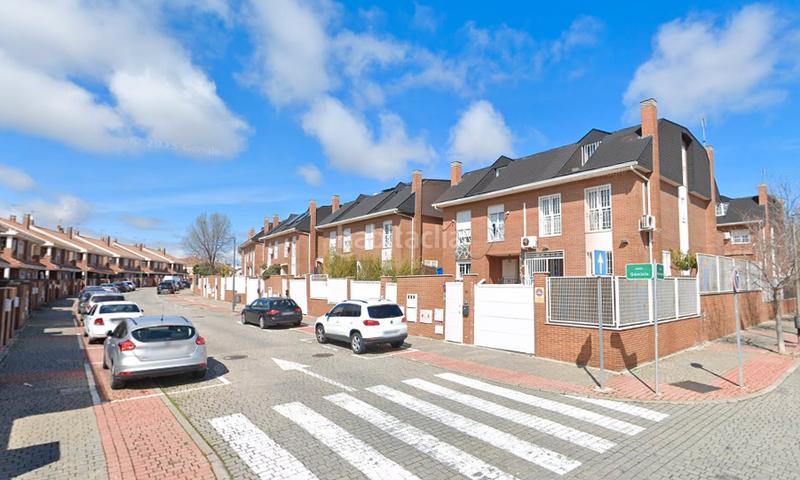 Foto 52140096-92ae-4ad3-8fbb-9e8b01333c89. Casa pareada en calle géminis 45 en Parla este Parla