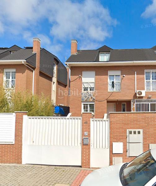Foto 1634f097-632f-4230-a1e7-ede430ef6e27. Towny house in calle géminis 45 in Parla este Parla