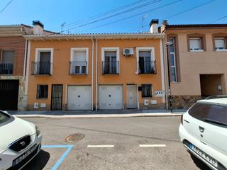 Casa aparellada a Calle de manuel de falla 39