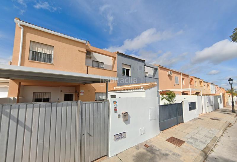 Foto b94f2c8f-167b-4868-bda2-d21869a2d0c2. Semi detached house in calle prado bajo 23 in Espartinas pueblo Espartinas