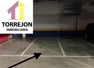 Aparcament cotxe a Los Hueros. Amplia plaza de garaje en avenida isabela de la braganza