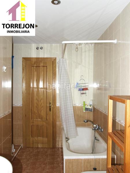 Foto f4596f85-1d0c-4fee-8ebb-dfe70f93c5a5. Casa con riscaldamento parcheggio in Campo Real