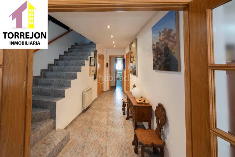 Foto f54c8318-8f62-4941-97ca-ca216621a2f0. Casa con riscaldamento parcheggio in Campo Real