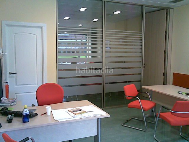 Foto f0f61d61-cb08-4c79-9689-98eda4ef16a5. Local comercial amb calefacció a Juncal Torrejón de Ardoz