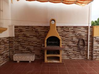 Casa en Villanueva del Trabuco. Casa con terraza y piscina privada en pleno centro de villanueva