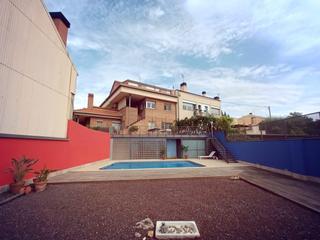 Casa pareada en Franqueses del Vallès (Les). Espectacular casa pareada ideal para 2 familias!