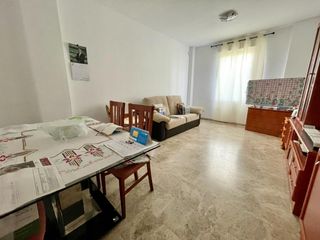 Casa adossada a Carlota (La). Casa con cochera y patio en la carlota  amplia, luminosa y lista