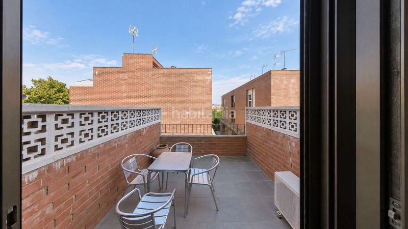 Foto 0f478666-811c-46d8-ac06-32481d233d6d. Casa adosada chalet pareado en venta. en Canovelles