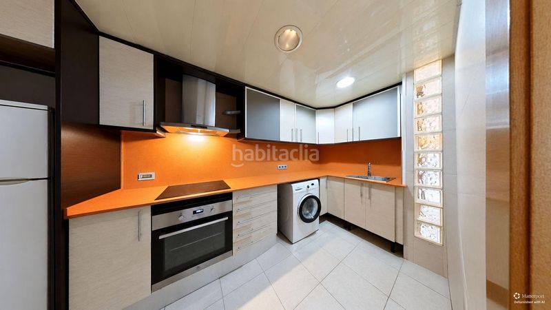 Foto 5130fc1f-b587-4101-bbbd-effa8bddc5a2. Casa adosada chalet pareado en venta. en Canovelles