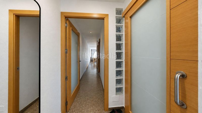 Foto 9b5748c3-e5dd-4221-90c2-29674bb1c469. Casa adosada chalet pareado en venta. en Canovelles