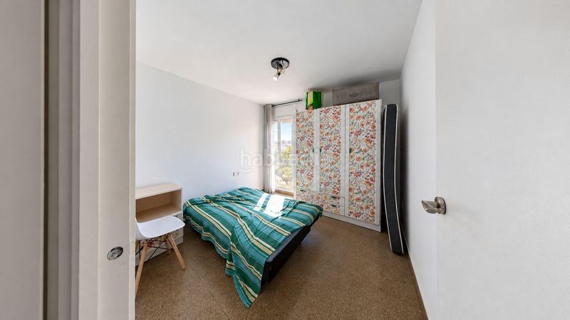Foto b5838bba-40b6-4950-b882-2424bf3f87fa. Casa adosada chalet pareado en venta. en Canovelles