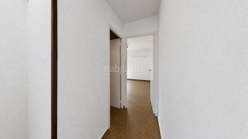 Foto bcb4369f-8ddc-444b-9562-0b644bd6f3b4. Casa adosada chalet pareado en venta. en Canovelles