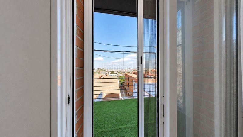 Foto c5474951-68c4-4bc5-9b37-dd2cbc4fbf71. Casa adosada chalet pareado en venta. en Canovelles