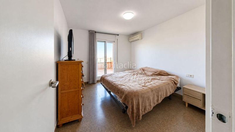 Foto d1822c34-40c9-4795-a995-fc37952acf41. Casa adosada chalet pareado en venta. en Canovelles