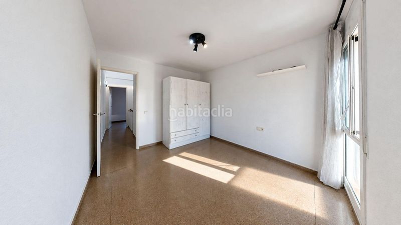 Foto eddc6111-a46b-4c35-91f8-c7a3831048a2. Casa adosada chalet pareado en venta. en Canovelles