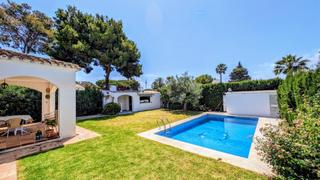 Chalet en Calahonda. Descubre tu hogar ideal en calahonda, mijas costa!