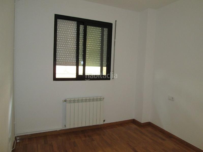 Foto c1de70fe-3952-4591-a63d-4d1c516bbf9a. Rent flat with heating in Creu Alta Sabadell