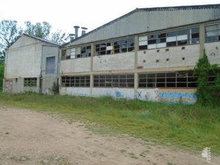 Nave industrial en Carrer dels vescomtes de cabrera. Nave industrial
