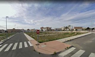 Wohngrundstück in Calle Escritor Fernando Cano Gea 9