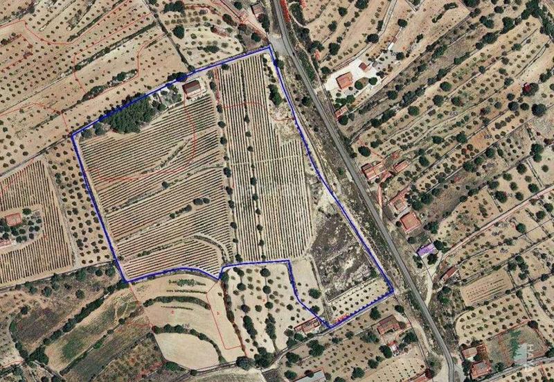 Foto 9f62ffbc-22cb-4d38-add5-f102464fbf5c. Finca rústica en carrer l'olivera 33 en Useres (les)