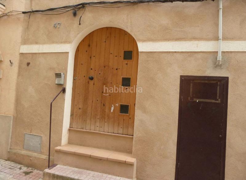 Foto c9fd8943-819e-4243-b0ce-69a2a38e8760. Piso  y local en la misma finca en Masroig (El)