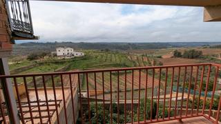 Pis  Carrer nou. Piso y local en la misma finca