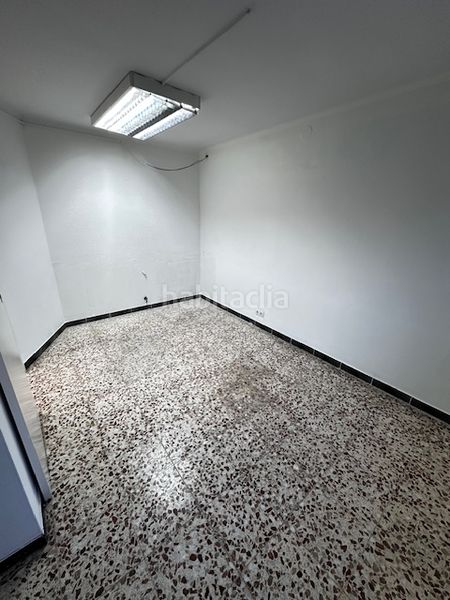 Foto 0cc87f97-1bdd-4865-94c5-b8b1aa926930. Alquiler local comercial  en Fondo Santa Coloma de Gramenet
