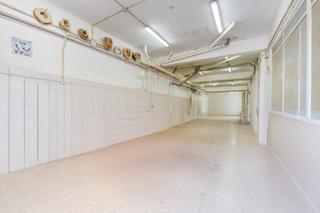 Business premise  Gran vía de la gran via de l'hospitalet. Amplio local comercial en granvia de lhospitalet de llobregat pl