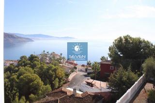 Chalet in Los pinos. Villa en venta en urb. los pinos, 6 dormitorios.
