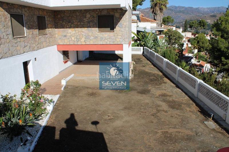 Foto f7ed3b7c-fd2a-4ae2-b943-d9b2a1c92e85. Chalet en los pinos villa en venta en urb. los pinos, 6 dormitorios. en Almuñécar