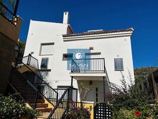 Casa a Fuentes de almuñecar. Casa en venta en urb. fuentes de almuñécar, 4 dormitorios.