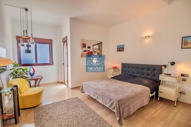 Foto 0984459f-5d13-4a47-8ca8-5989dbd77110. Chalet villa en venta en urbanizaciones, 5 dormitorios. en Almuñécar