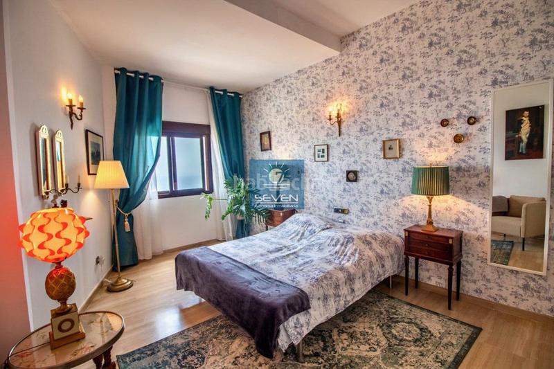 Foto 2b223ff0-4337-45f7-bfb9-f86a4569f885. Chalet villa en venta en urbanizaciones, 5 dormitorios. en Almuñécar