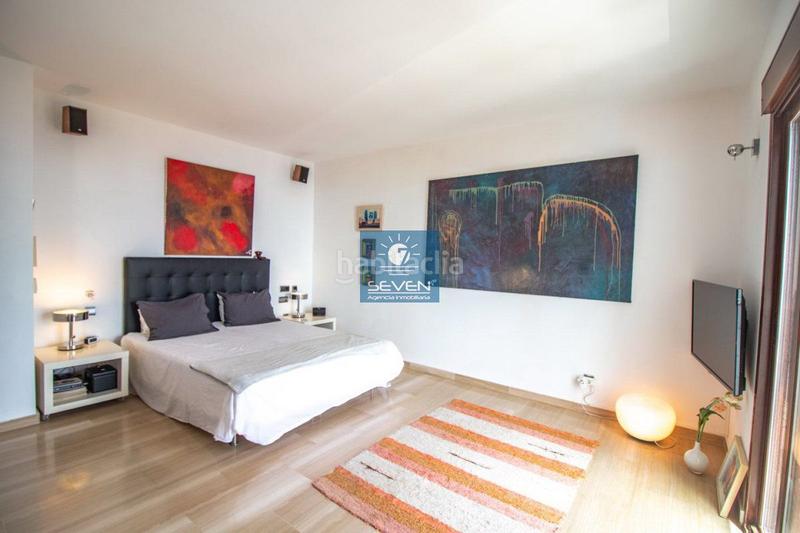 Foto 4a5b140e-d5f0-4a88-b823-7fe6a59d1f6b. Chalet villa en venta en urbanizaciones, 5 dormitorios. en Almuñécar