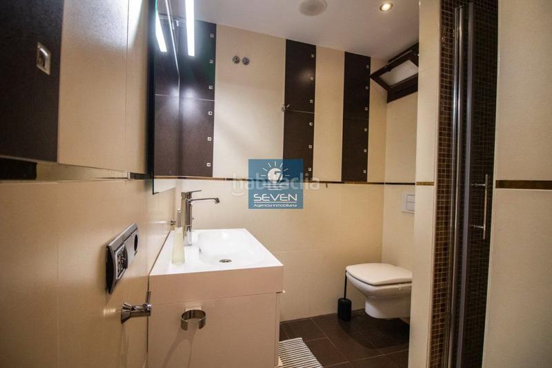 Foto 5740e686-7f8a-44fc-af3d-7e390d74a1c6. Chalet villa en venta en urbanizaciones, 5 dormitorios. en Almuñécar