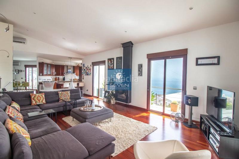 Foto 7a3561ea-1c36-43b5-b8d8-72579e9b1270. Chalet villa en venta en urbanizaciones, 5 dormitorios. en Almuñécar