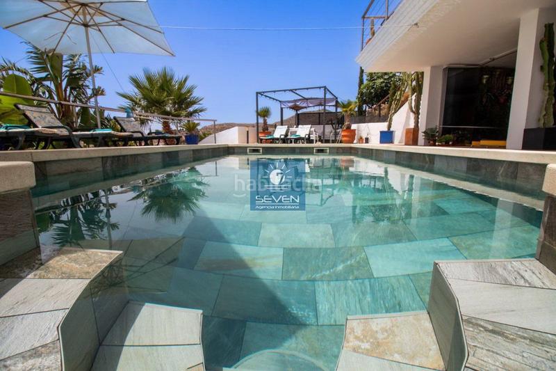 Foto 87179520-b038-49b5-a010-35fb0c9f2025. Chalet villa en venta en urbanizaciones, 5 dormitorios. en Almuñécar