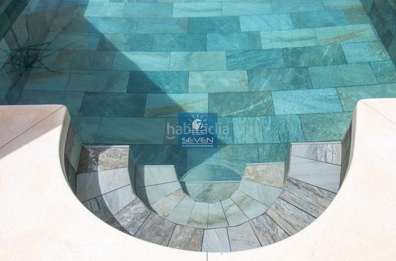 Foto bb8e8f6e-95e1-4f5a-9a9d-02b0c1065bde. Chalet villa en venta en urbanizaciones, 5 dormitorios. en Almuñécar