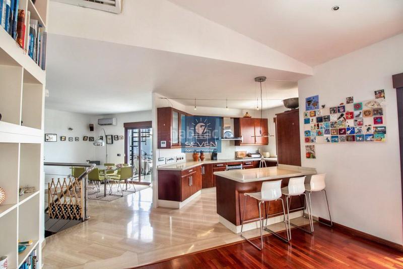 Foto f1d2dd94-dae0-4ced-9928-b3b20b2498e7. Chalet villa en venta en urbanizaciones, 5 dormitorios. en Almuñécar